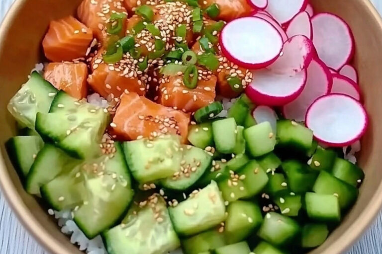 Poke bowl de saumon y aguacate