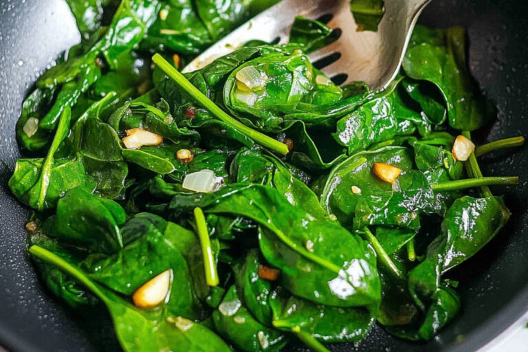 Deliciosa espinaca salteada en minutos