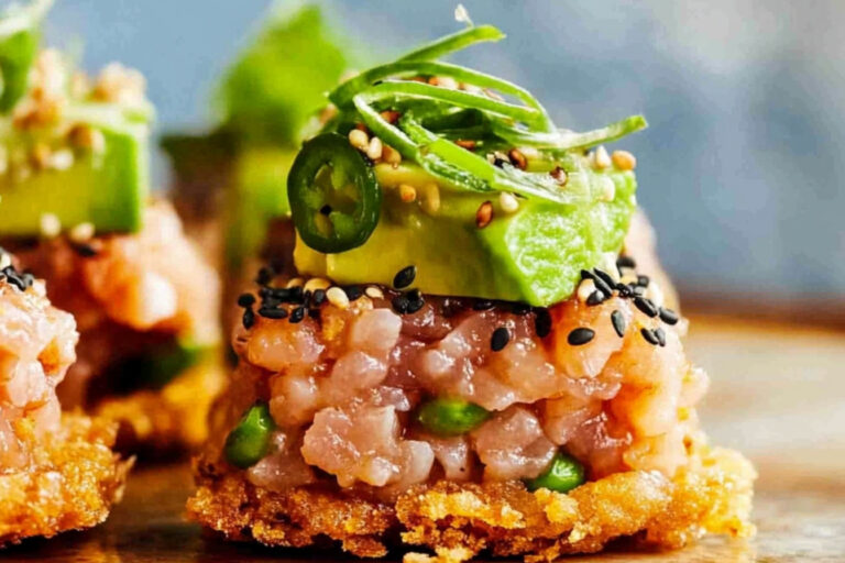 Deliciosa receta de arroz crujiente con atún picante
