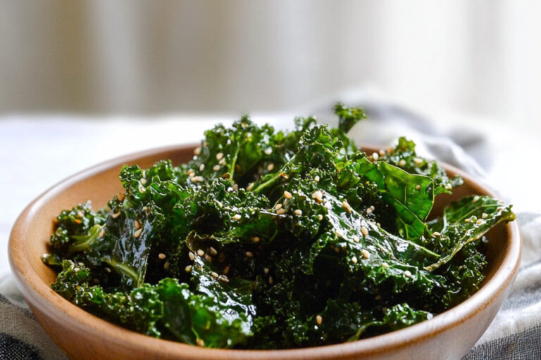 Deliciosas chips de kale al sésamo crujientes