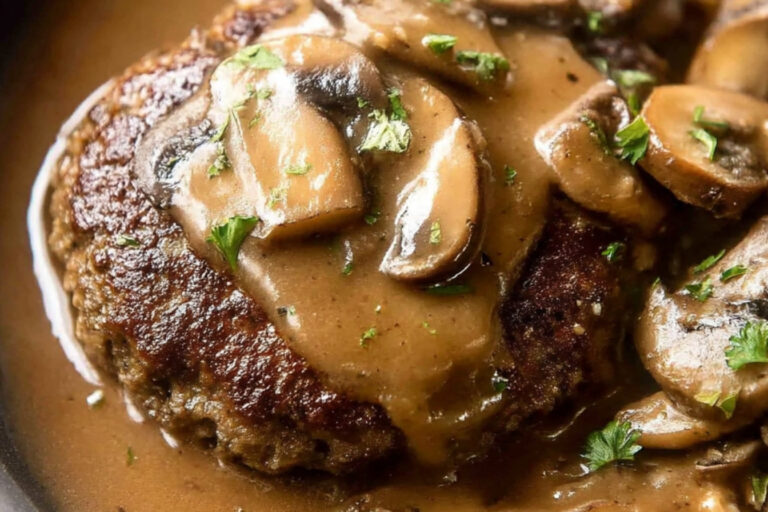 Delicioso filete Salisbury con salsa de champiñones