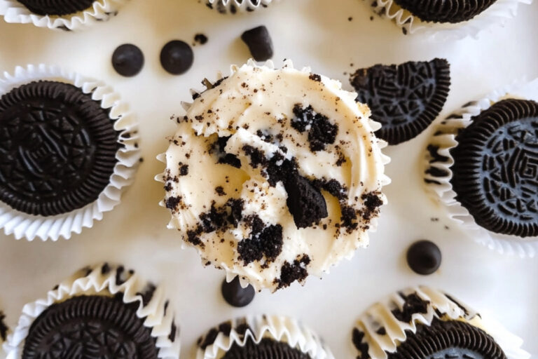 Deliciosos cupcakes de cheesecake de Oreo