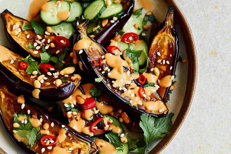 Ensalada pegajosa de berenjenas y cacahuetes deliciosa