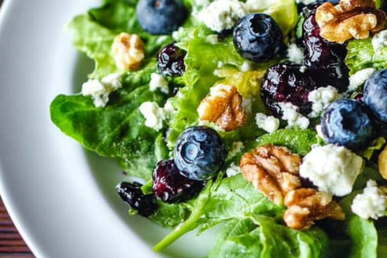 Ensalada simple con arándanos