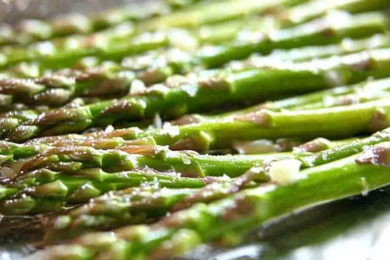 Espárragos asados: un sabor irresistible y tierno