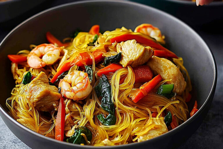 Fideos de Singapur con pollo irresistibles y sabrosos
