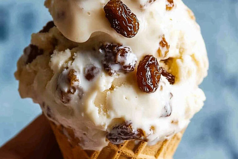 Helado de ron y pasas irresistible para disfrutar