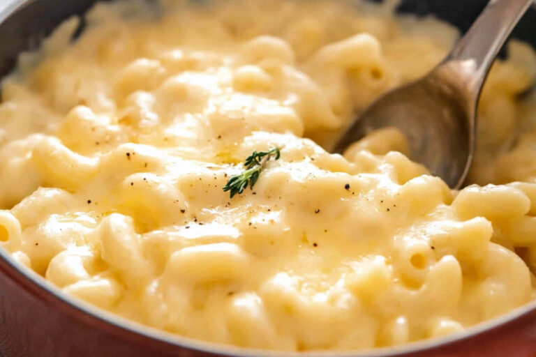 Macarrones con queso cremosos en estufa