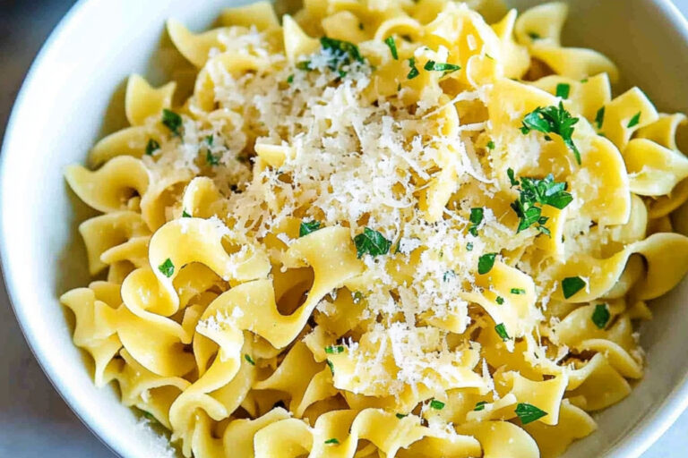 Noodles con mantequilla y parmesano irresistibles