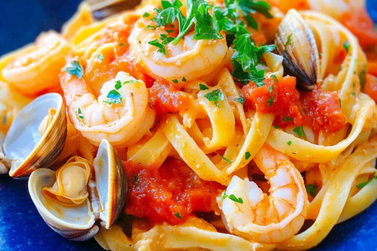 Salsa Diabla: Pasta Con Mejillones y Camarones