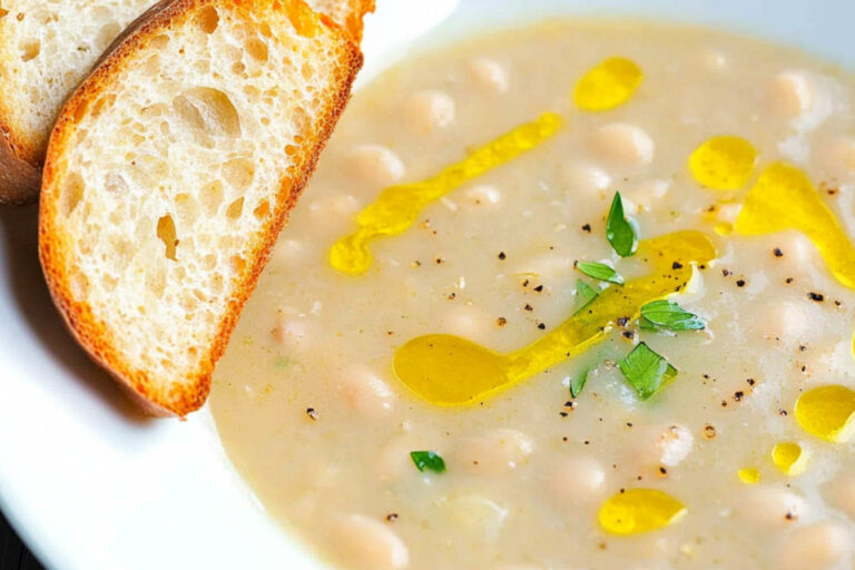 Sopa de frijoles blancos